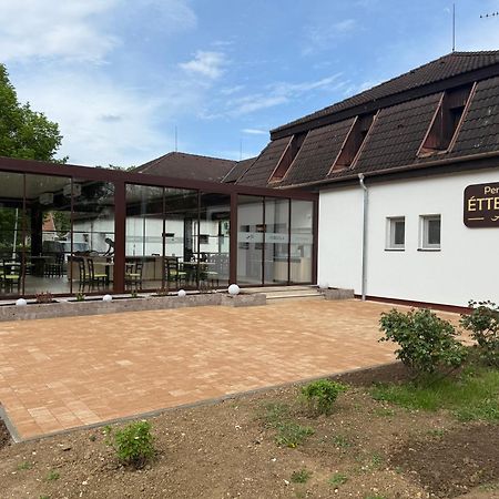 Apartman Hotel Bük エクステリア 写真