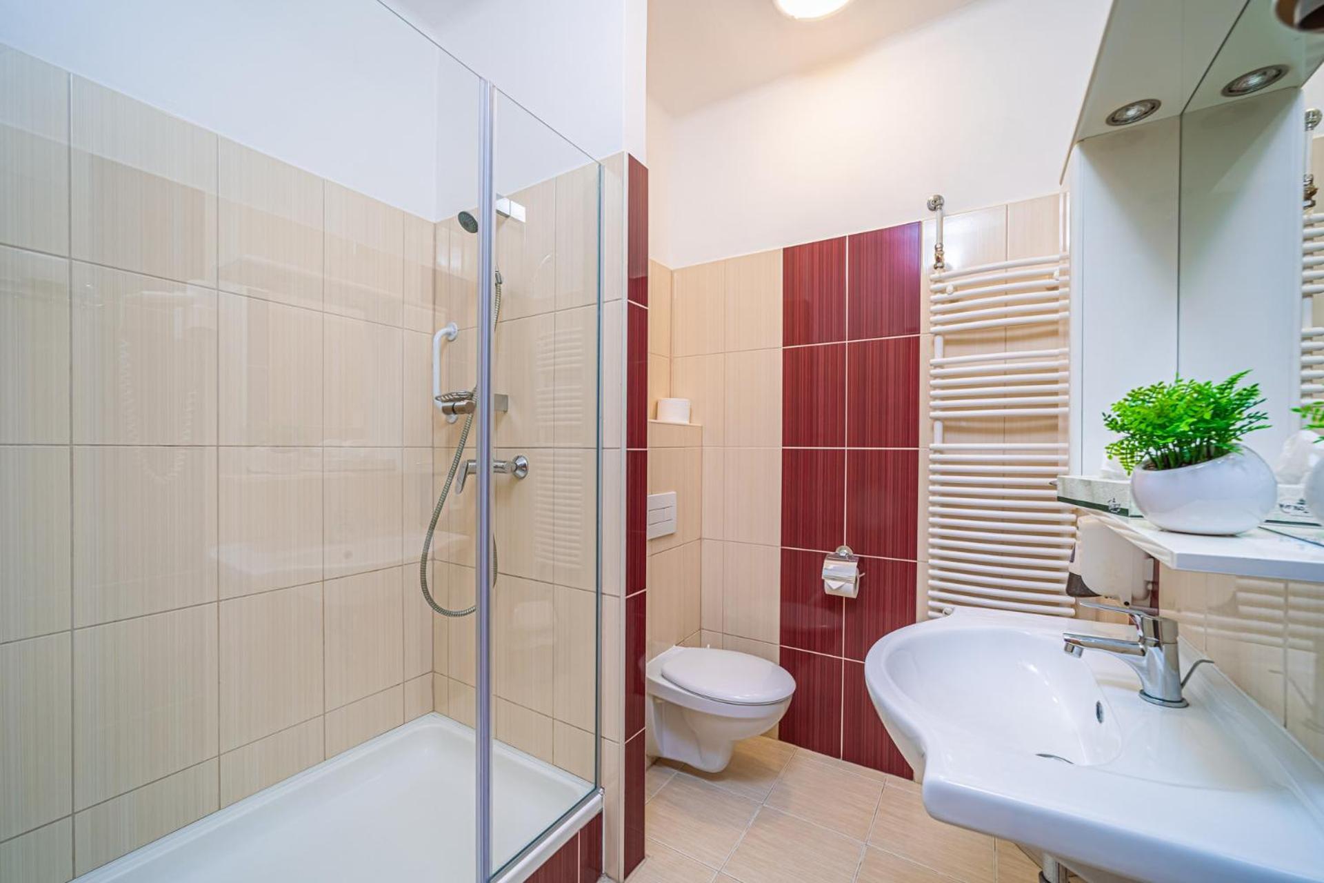 Apartman Hotel Bük エクステリア 写真