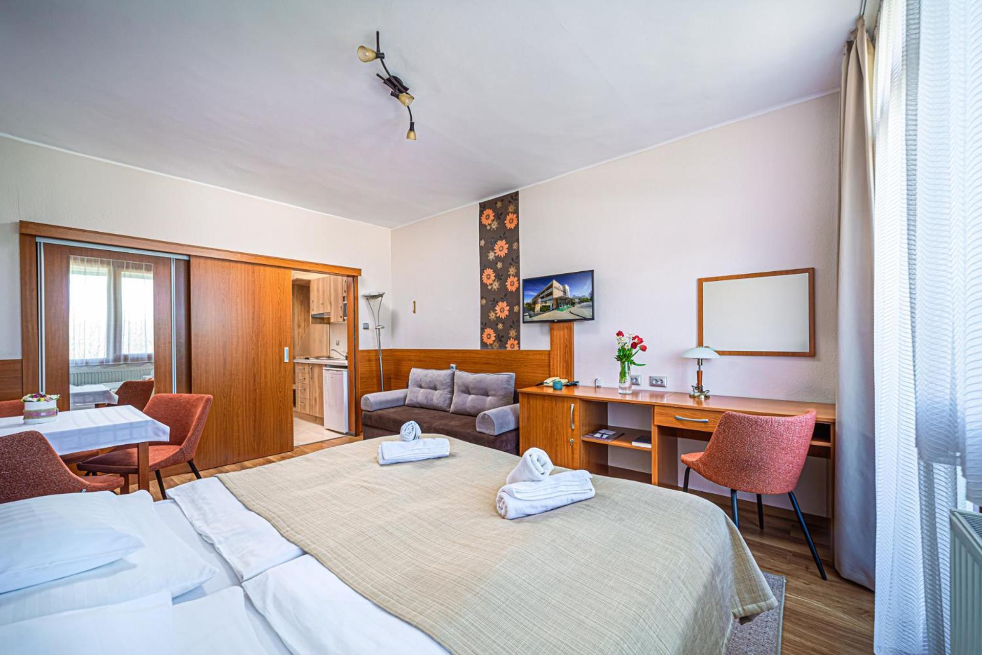 Apartman Hotel Bük エクステリア 写真