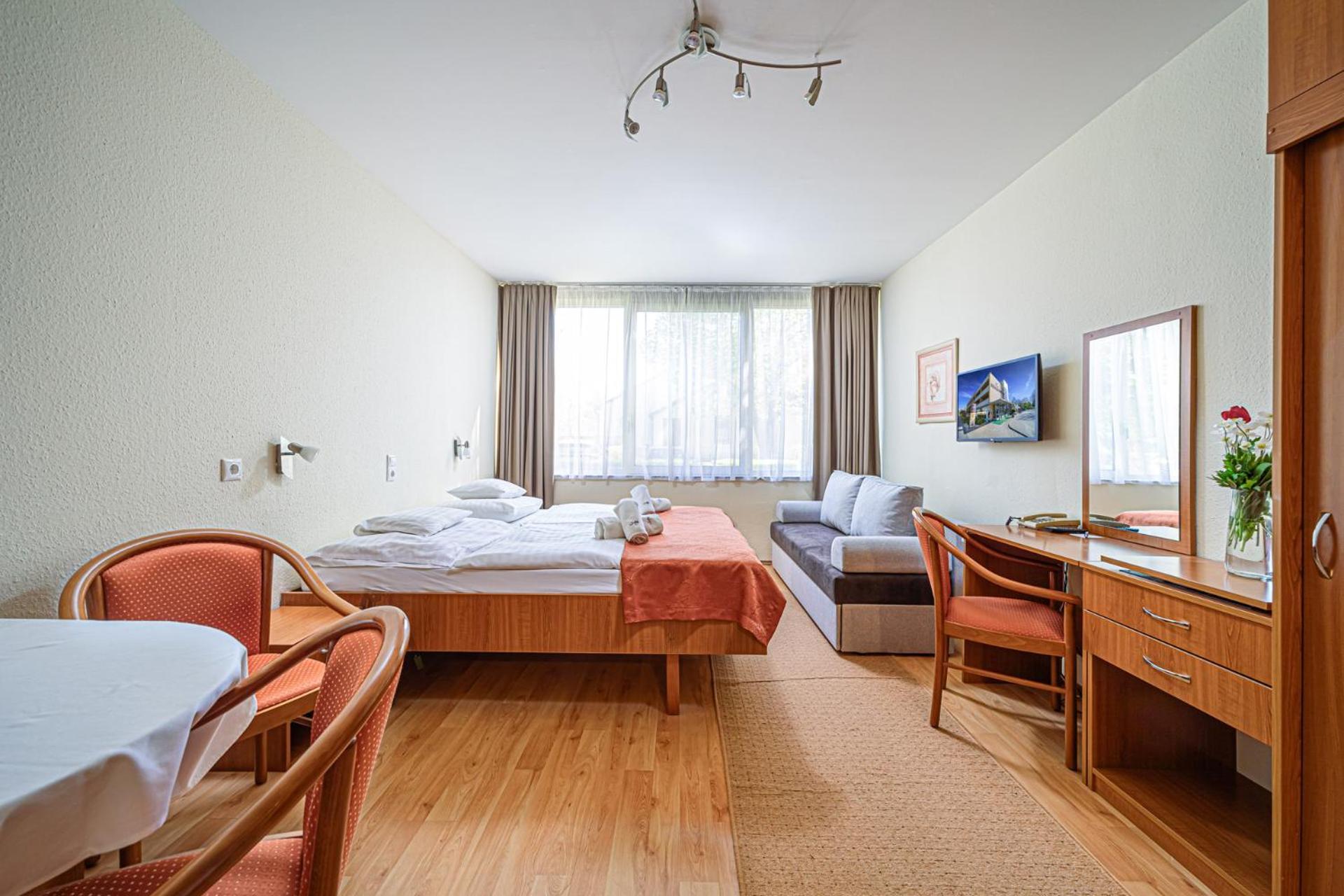 Apartman Hotel Bük エクステリア 写真