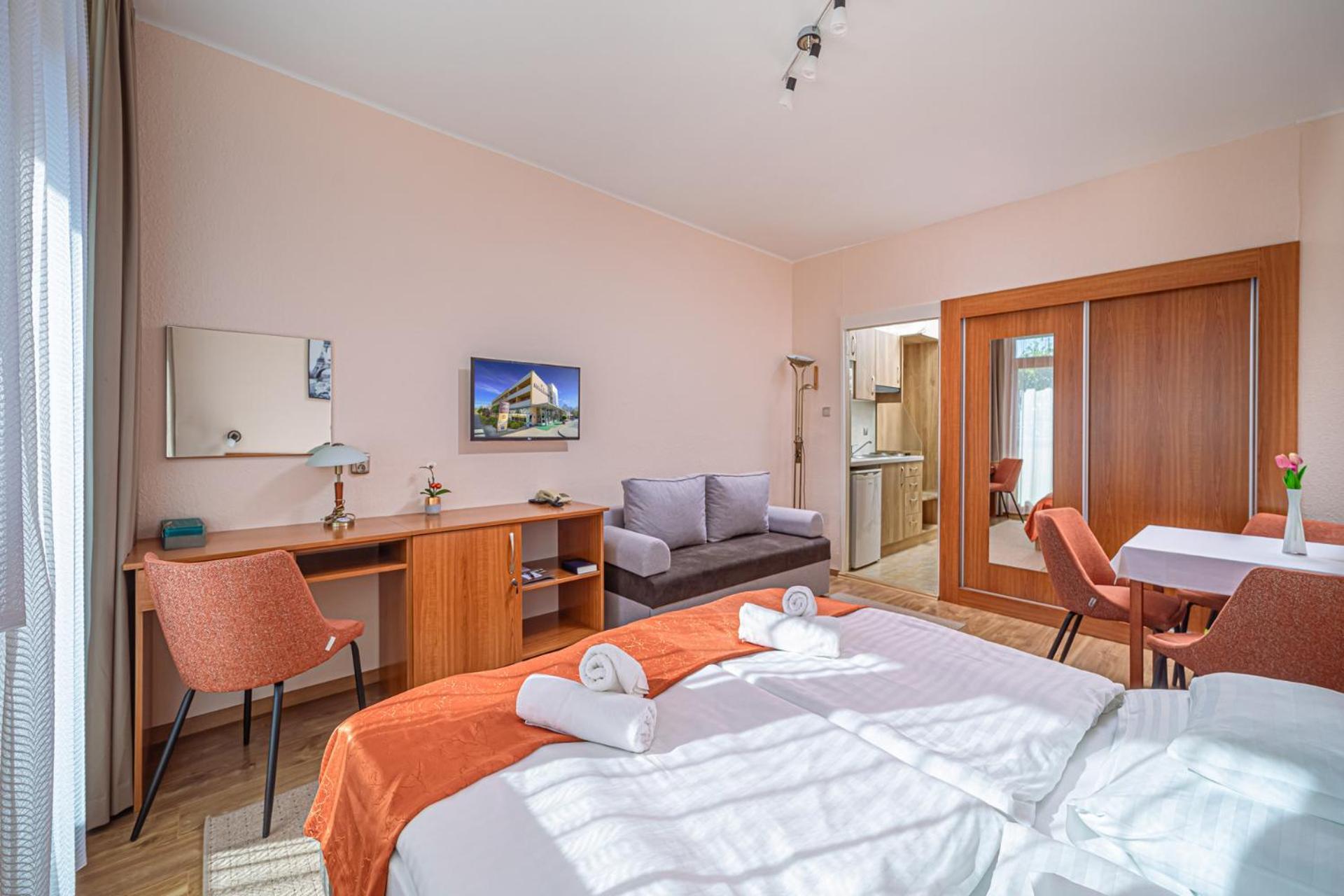 Apartman Hotel Bük エクステリア 写真