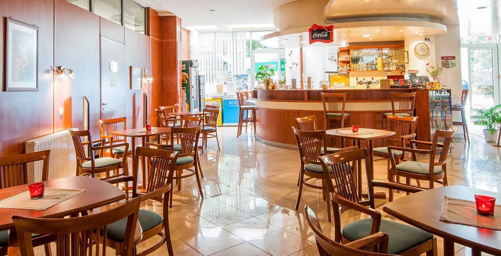 Apartman Hotel Bük エクステリア 写真