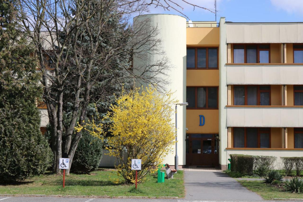 Apartman Hotel Bük エクステリア 写真