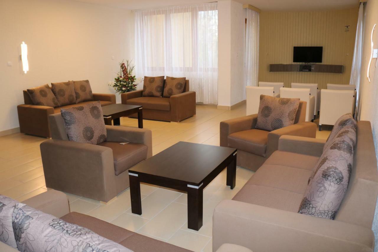 Apartman Hotel Bük エクステリア 写真