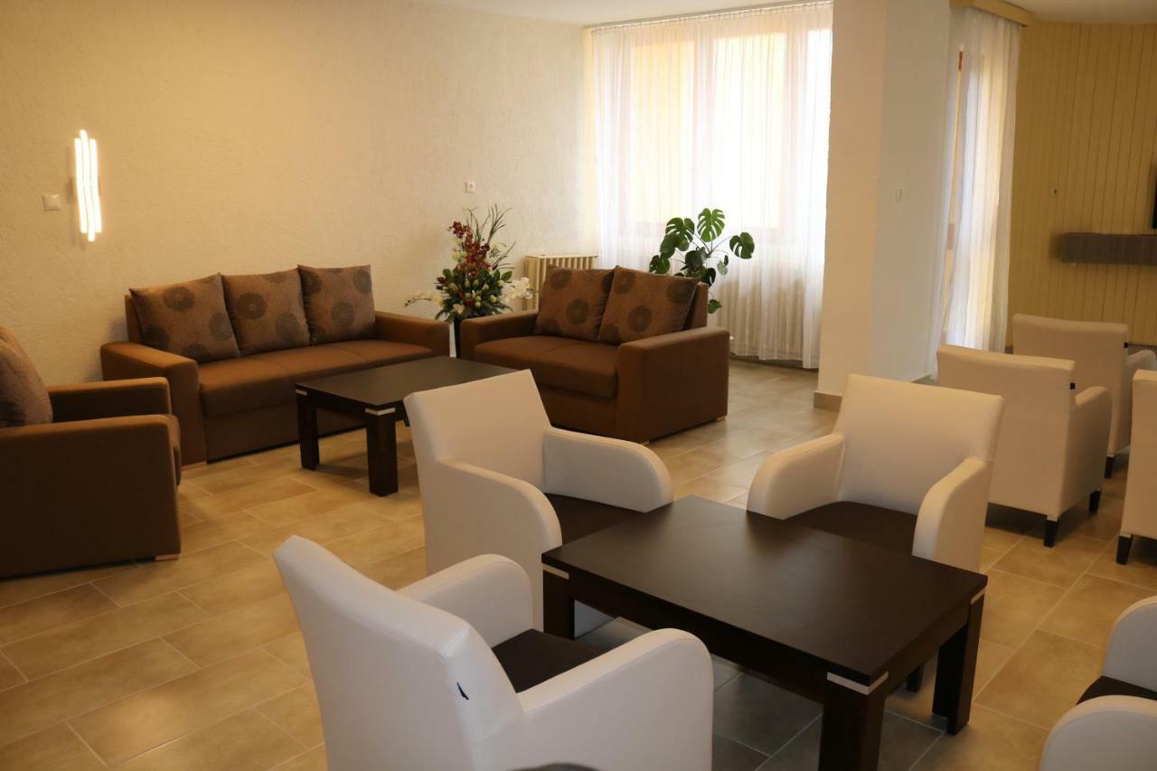 Apartman Hotel Bük エクステリア 写真